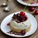 Mini Quark Vanilla Cheesecakes with Balsamic Cherry Sauce fg.jpg (183 KB)